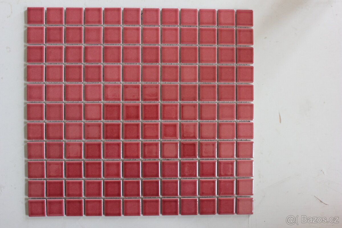 Mozaika, glazovaná, vínová, lesk rozměr 25x25mm