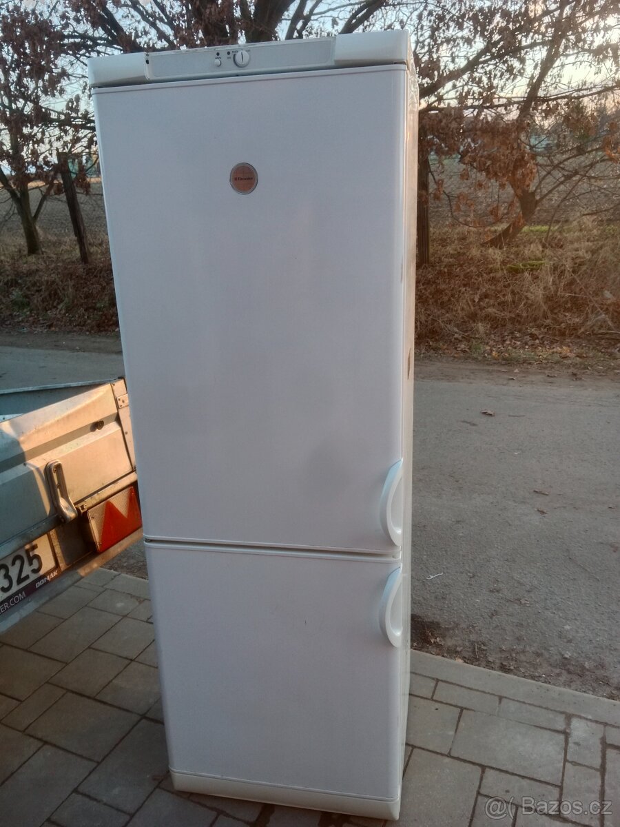 Lednice s mrazakem Elektolux