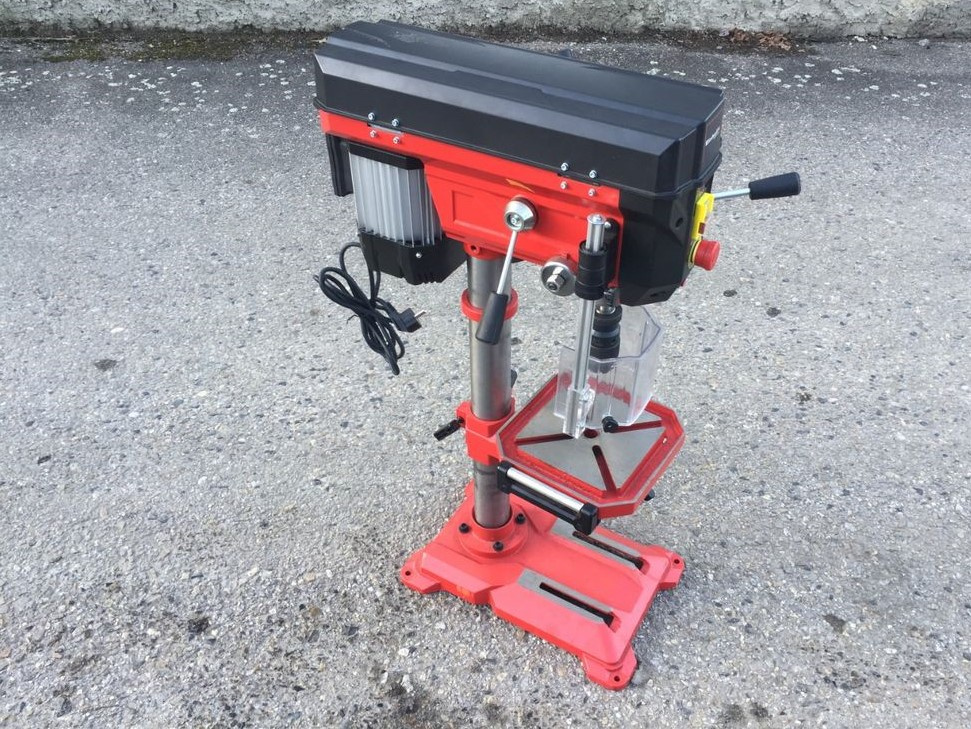 Stojanová, sloupová vrtačka s variátorem TE-BD 750