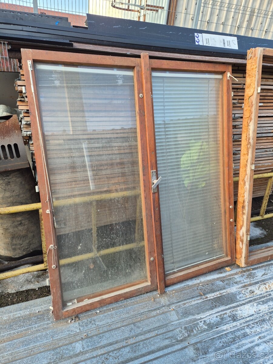 Dřevěné okno + rám