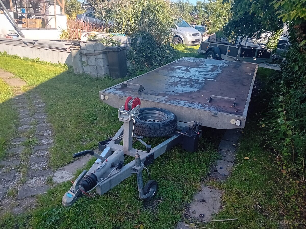 Přepravník aut-plošina naklápěcí