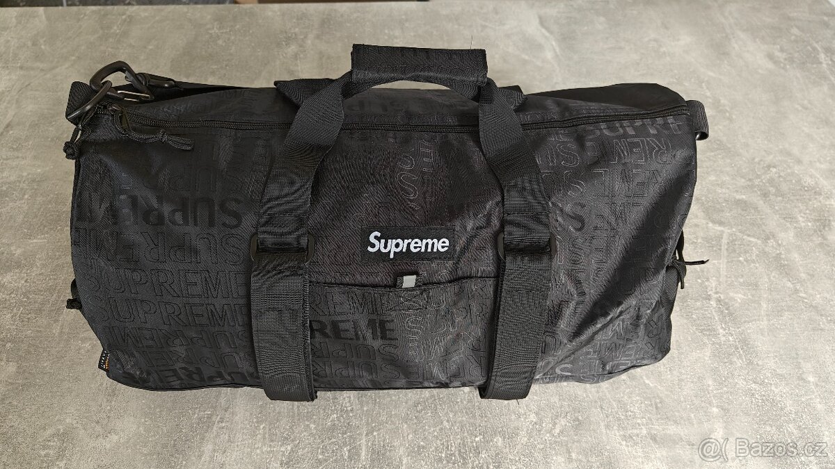 Supreme černá cestovní taška