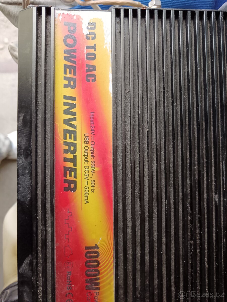 Měnič napětí 24V 220 V