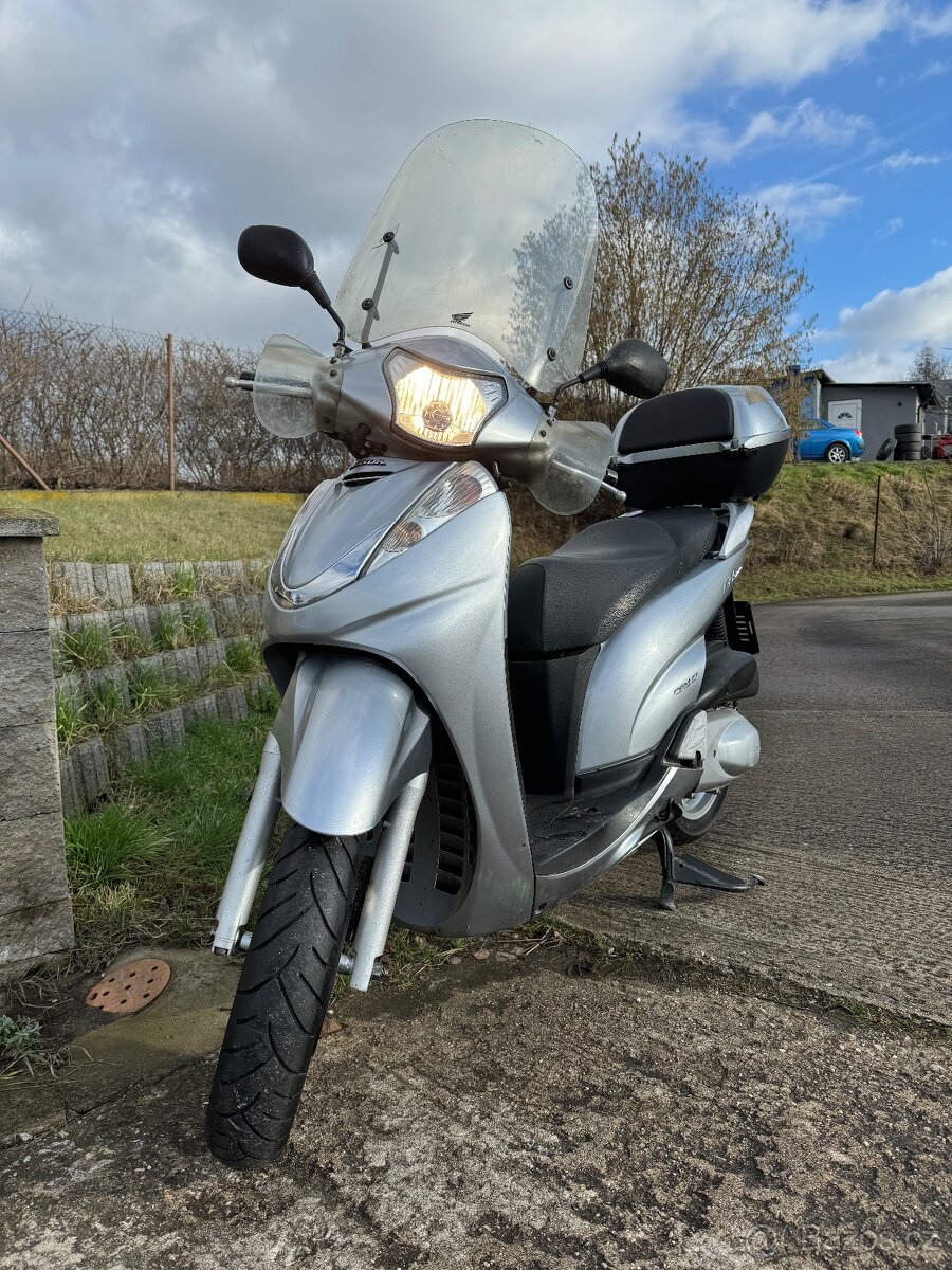 HONDA SH 300