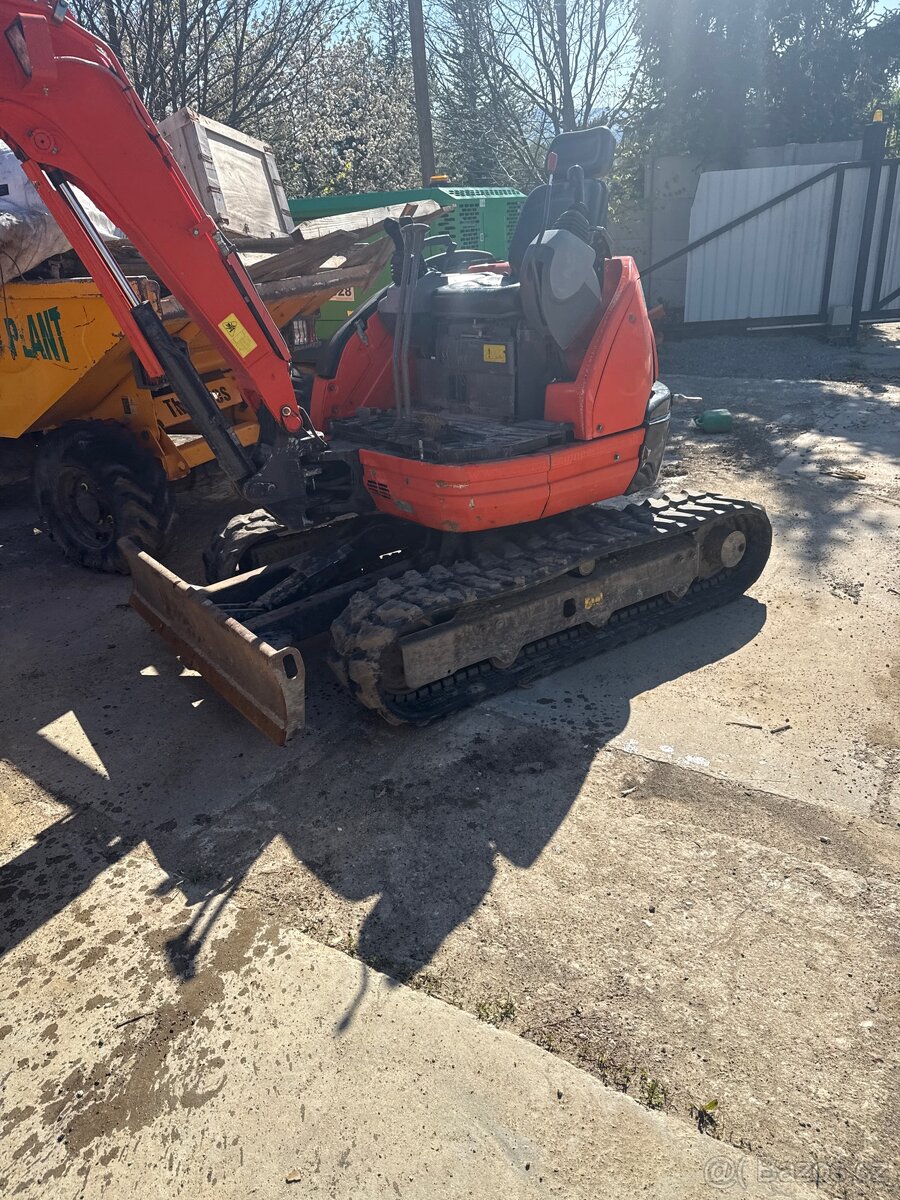 Minibagr Kubota u25