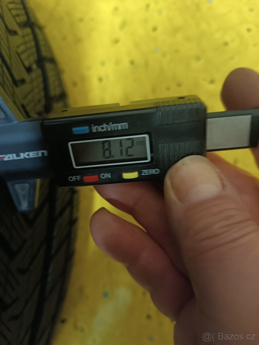 GripMax jako nové 225/45R17 94V