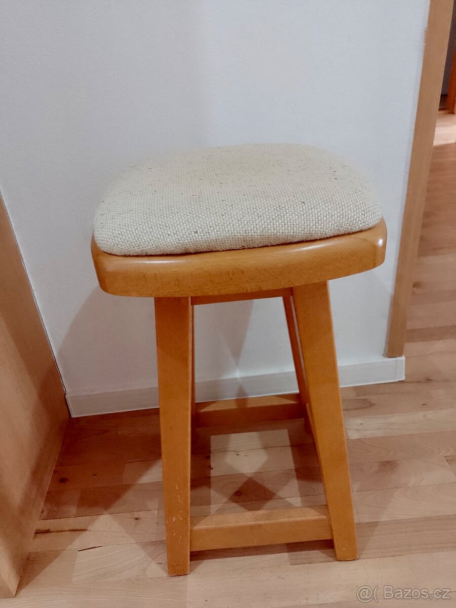 Vyšší stoličky 2 kusy