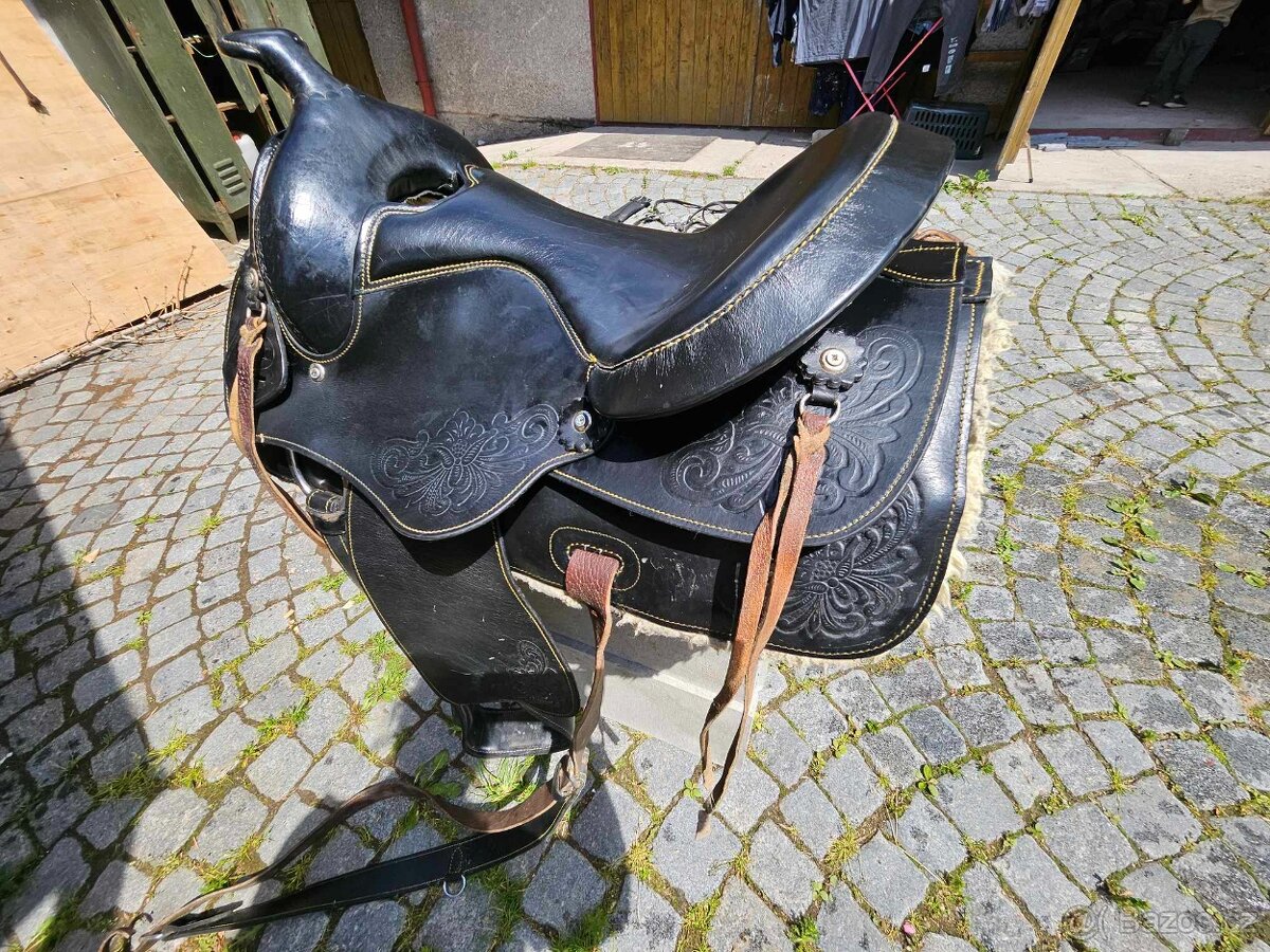 Koňské westernové kožené sedlo