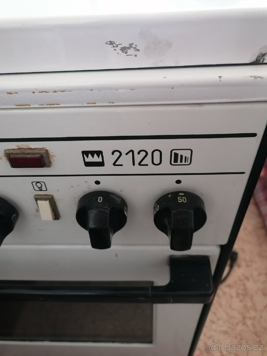 Plynový sporák s elektrickou troubou Mora kombinovaný