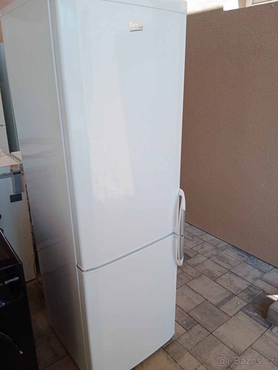 Lednice s mrazakem Beko