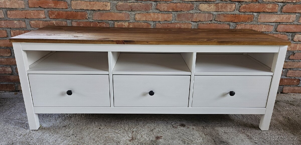 TV stolek Ikea Hemnes bílý