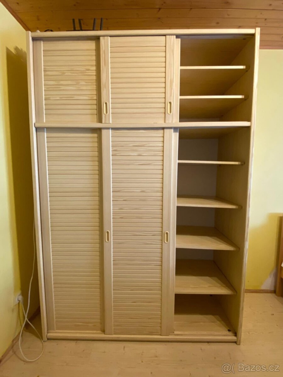 Skříně