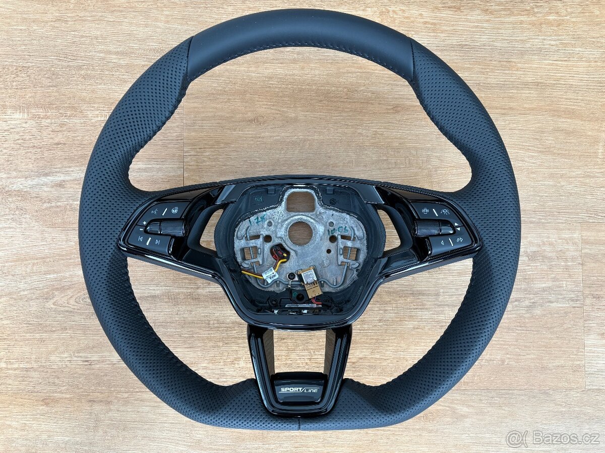 ✨Volant Škoda 2025 - zkosený, perfo, tříramenný, NOVÝ✨