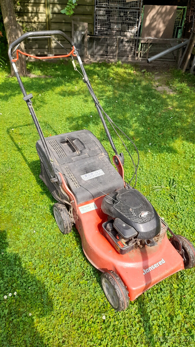 Prodám benzínovou sekačku na trávu