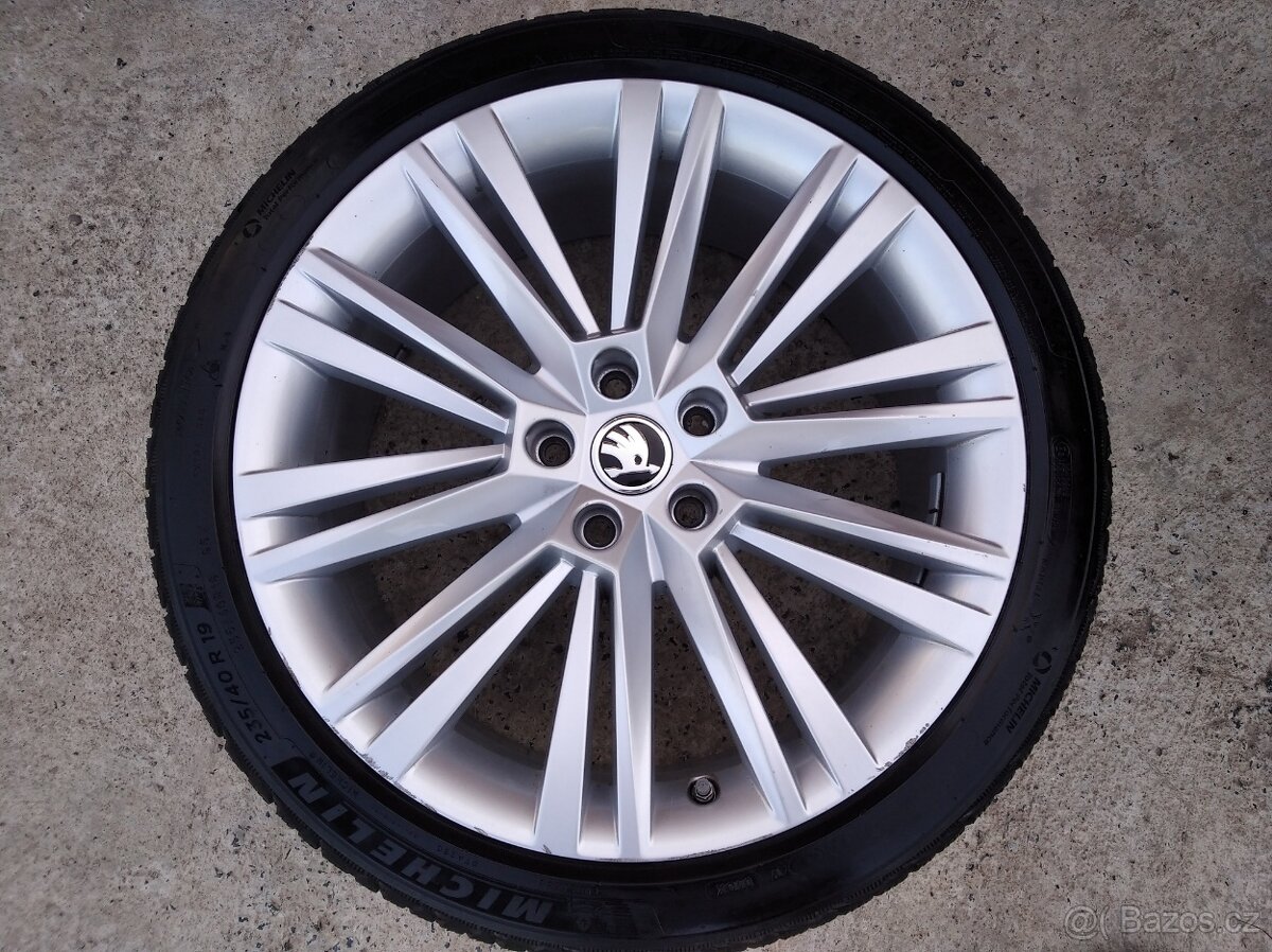 Prodám orig. alu zimní sadu 19" Škoda Superb III