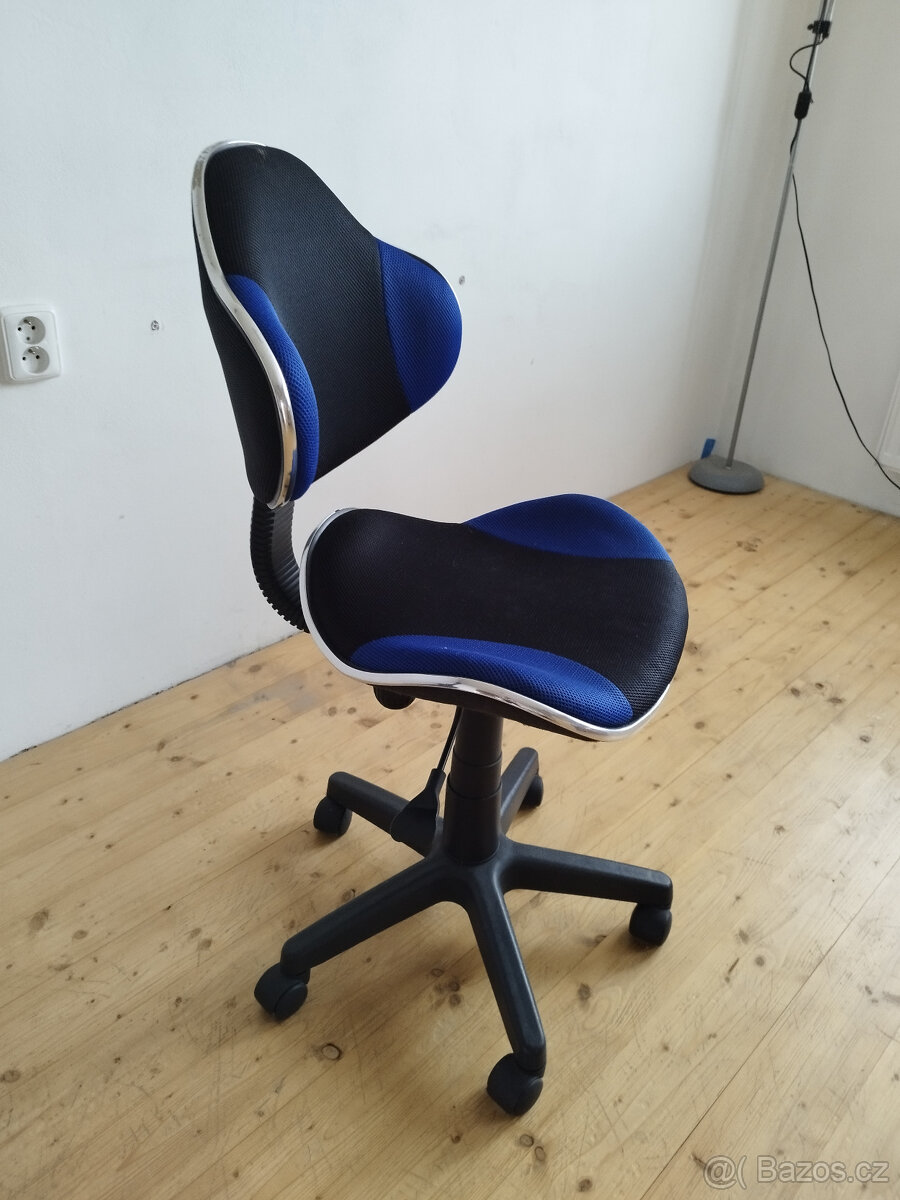 Dětská židle k psacímu stolu