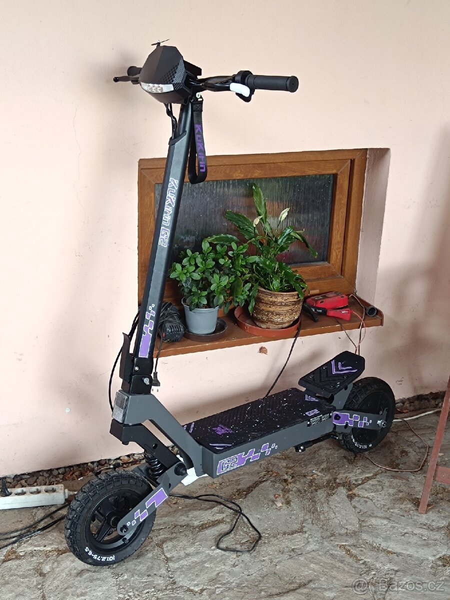 Elektrokoloběžka Kukirin g2 (2025)