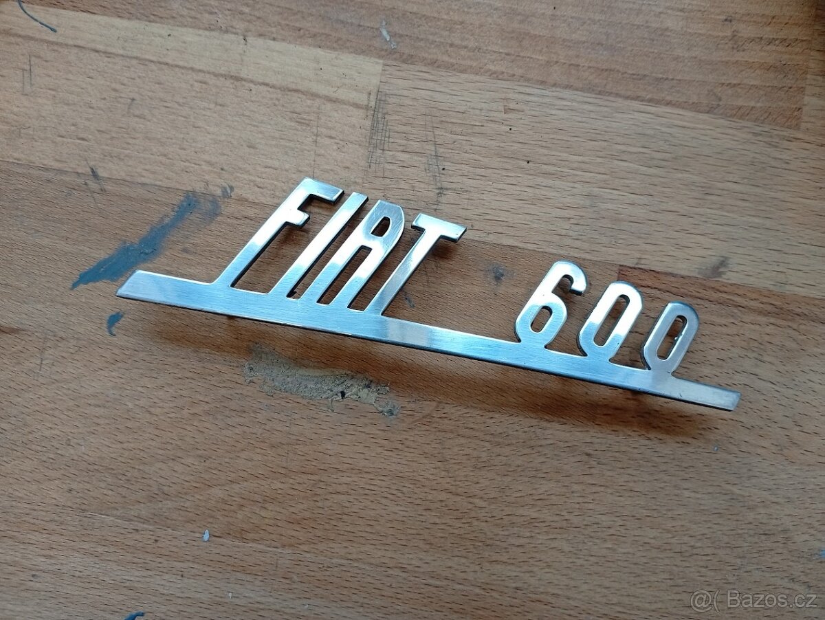Fiat 600 - hliníkový nápis na kapotu - doprava v ceně