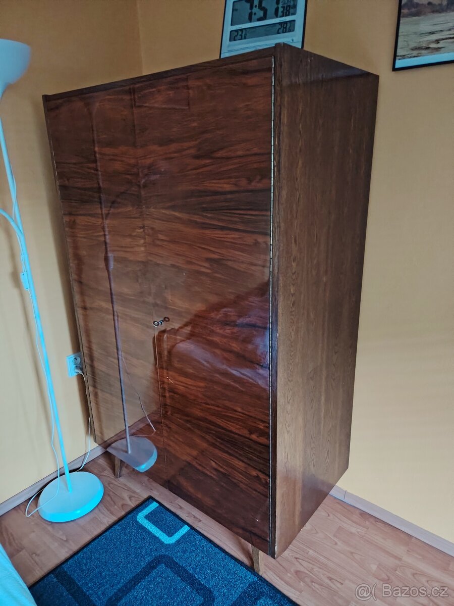 Šatní skříň