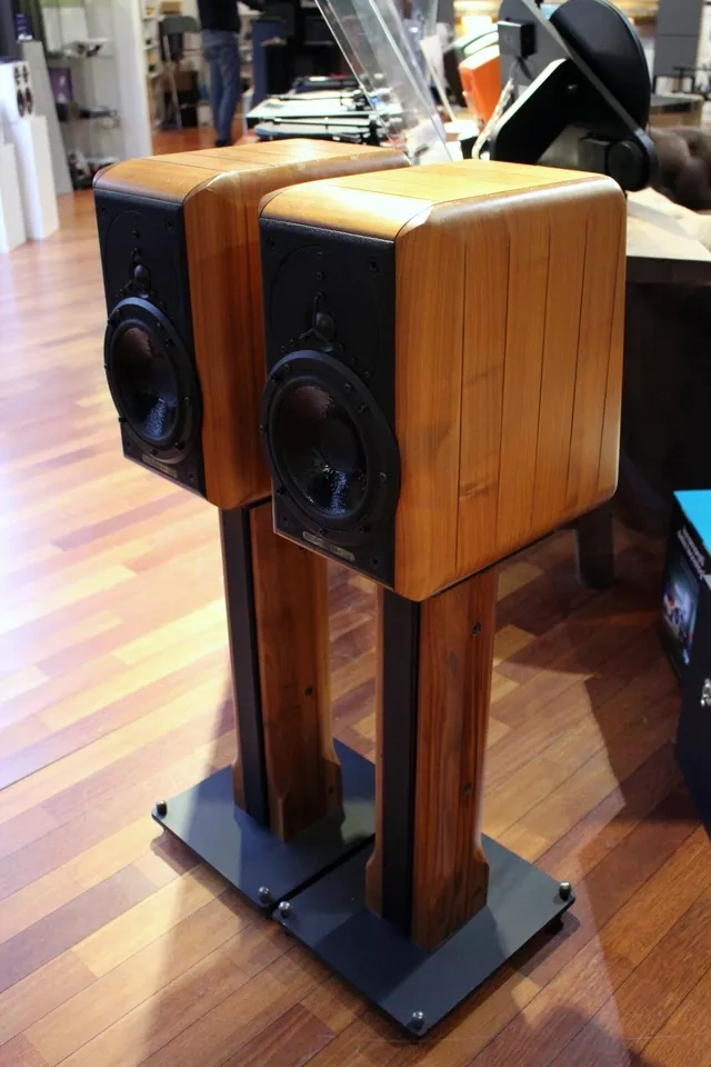 Sonus faber ELECTA AMATOR 1+ stojany/stands