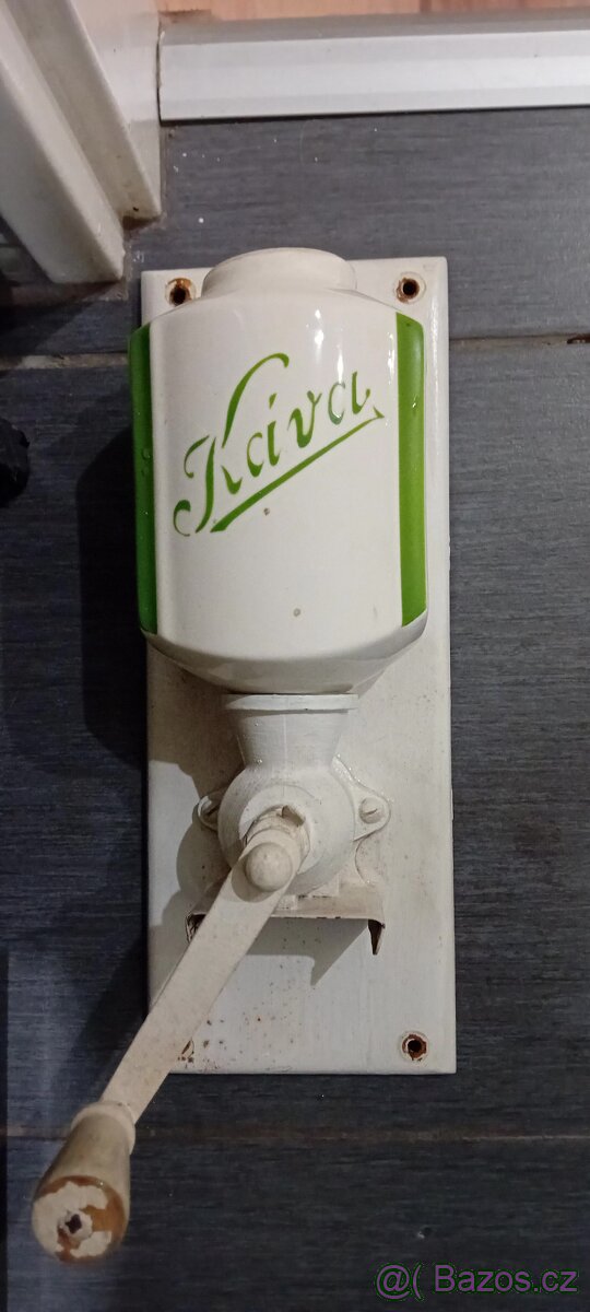 Starý mlynek na kavu