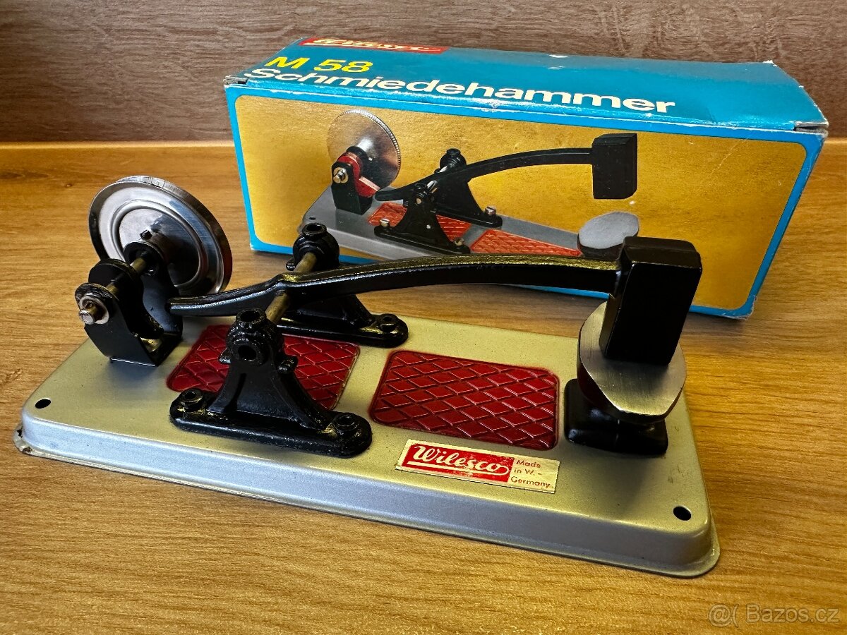 Parní stroj - Vintage buchar Wilesco M58 z roku 1975 - 1990