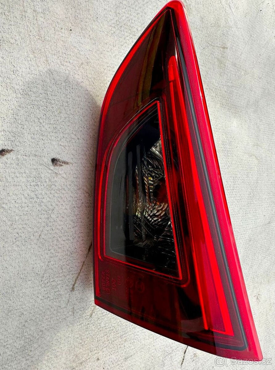 Mazda CX3, pravé zadní světlo, kuft