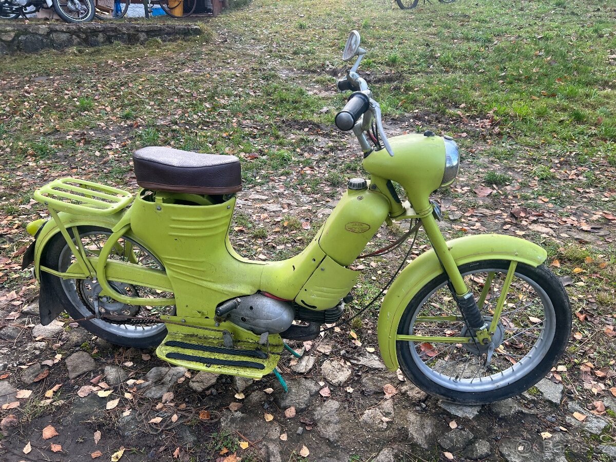 Prodám Jawa pařez veterán z lyziny