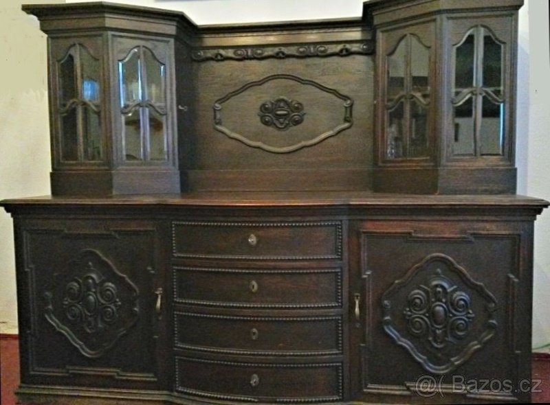 Starožitná masivní prvorepubliková jídelna Gerstl