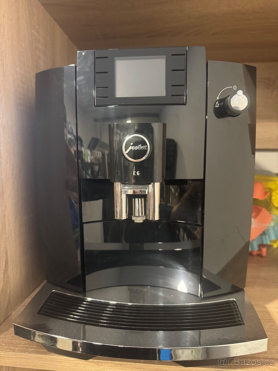 Prodám kávovar Jura e6