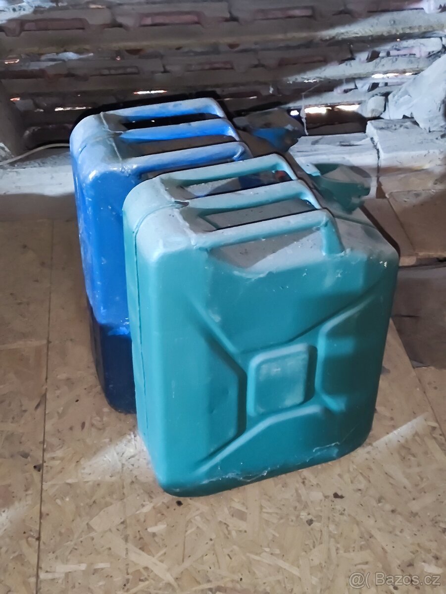 Plechový kanystr 20L