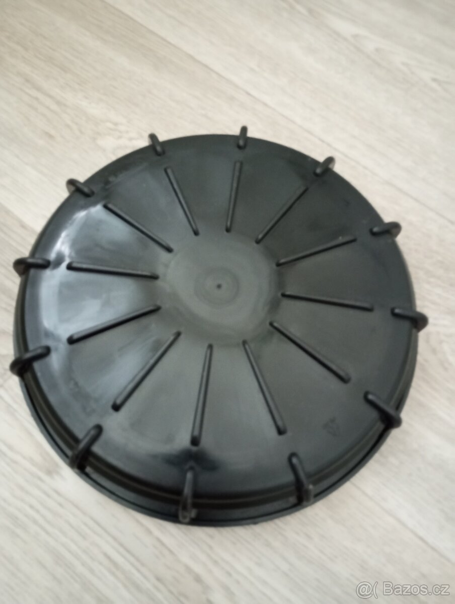 Víko na nádrž 22cm