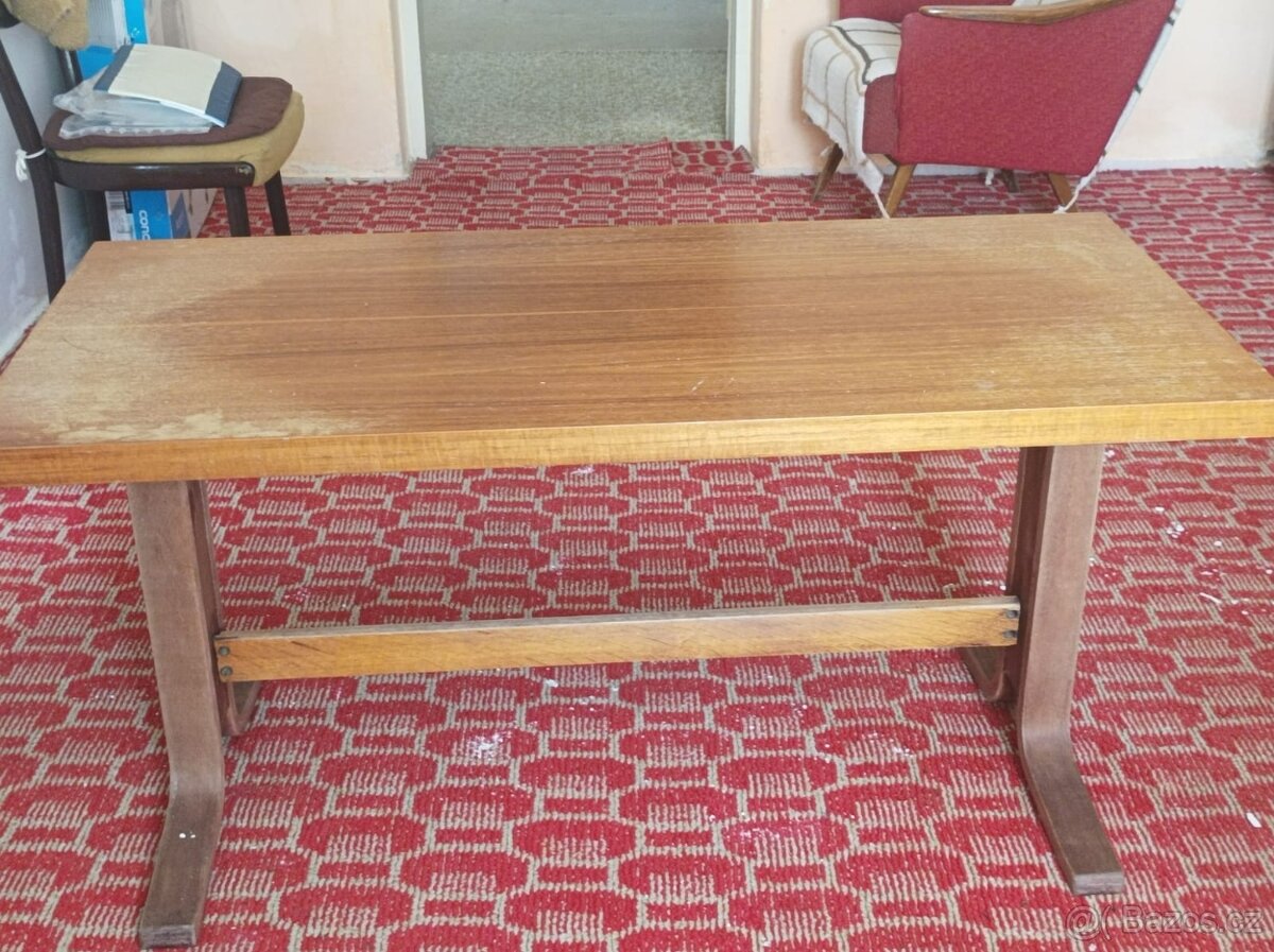 Konferenční stolek
