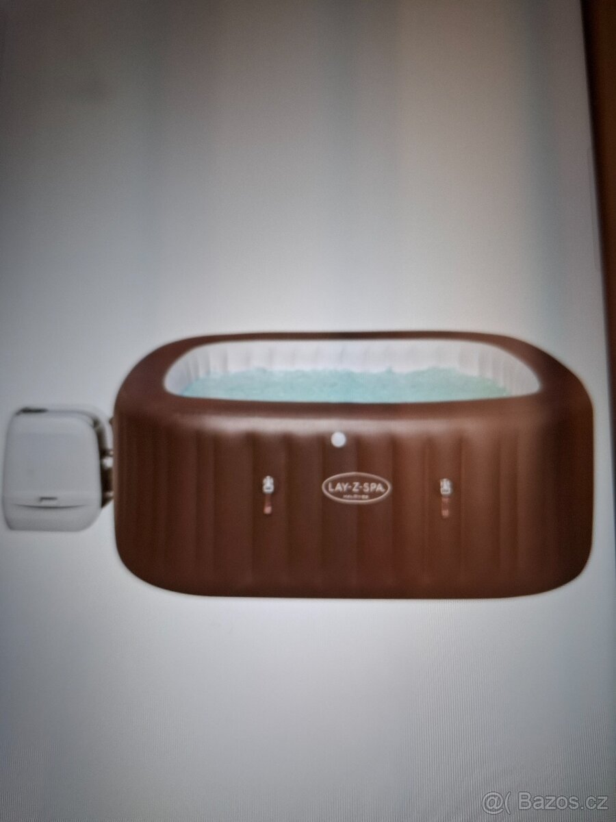 Vířivka LAY-Z-SPA Maldives