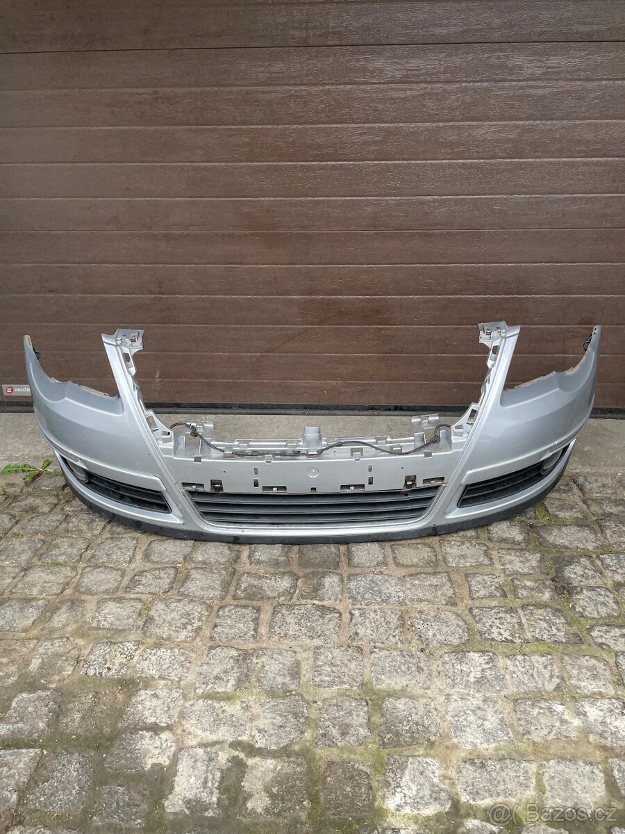 Přední nárazník na Passat B6, kód barvy LA7W