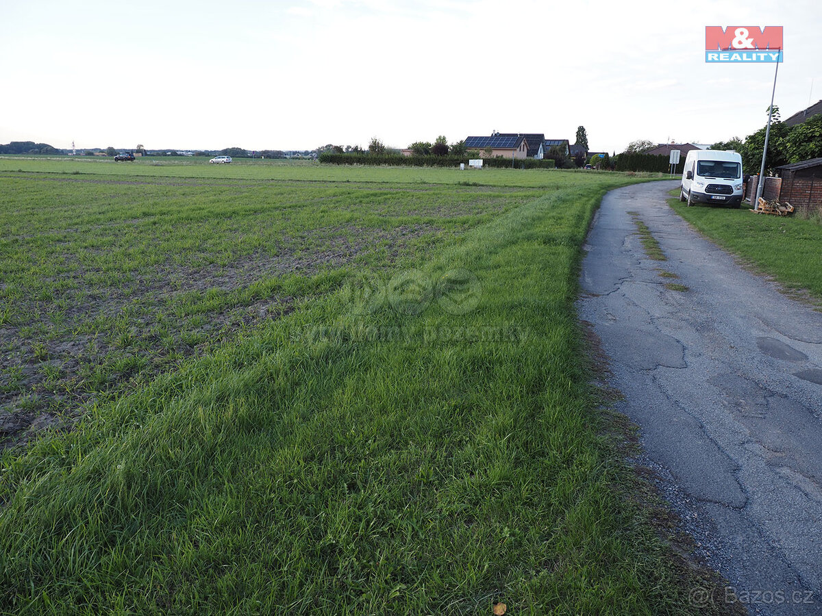 Prodej pozemku k bydlení, 3364 m², Staré Jesenčany