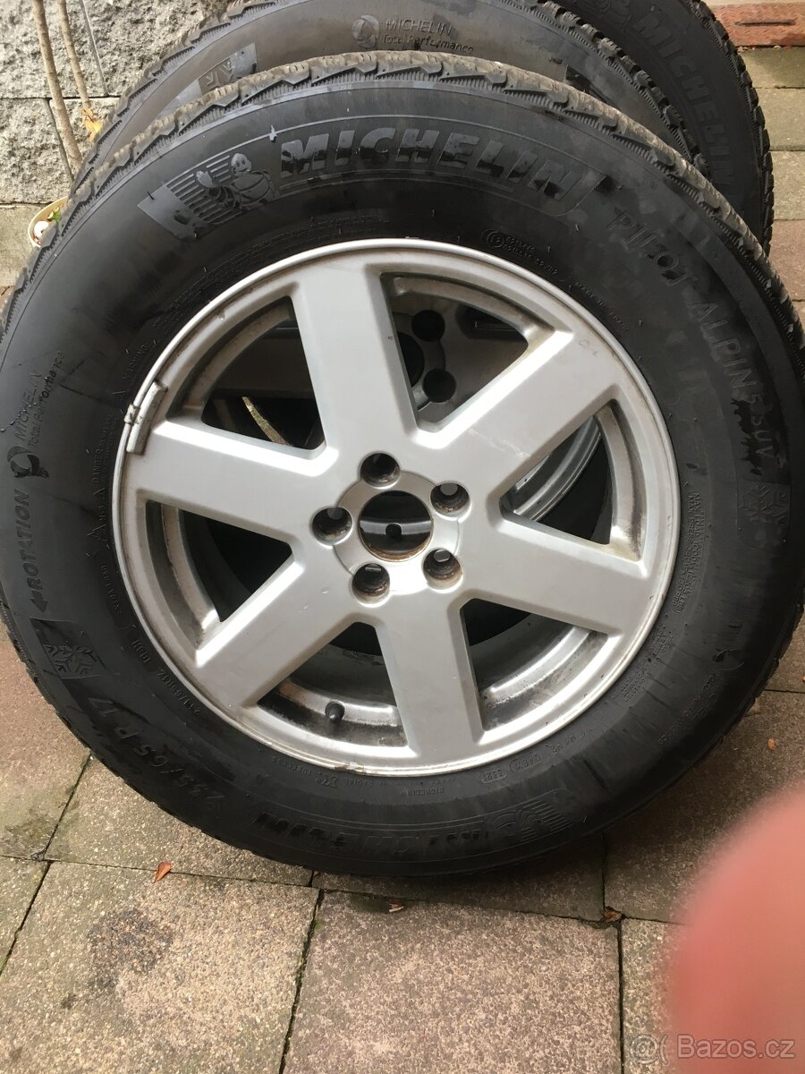 235/65 R17 Zimní pneu Michelin Pilot Alpin 5