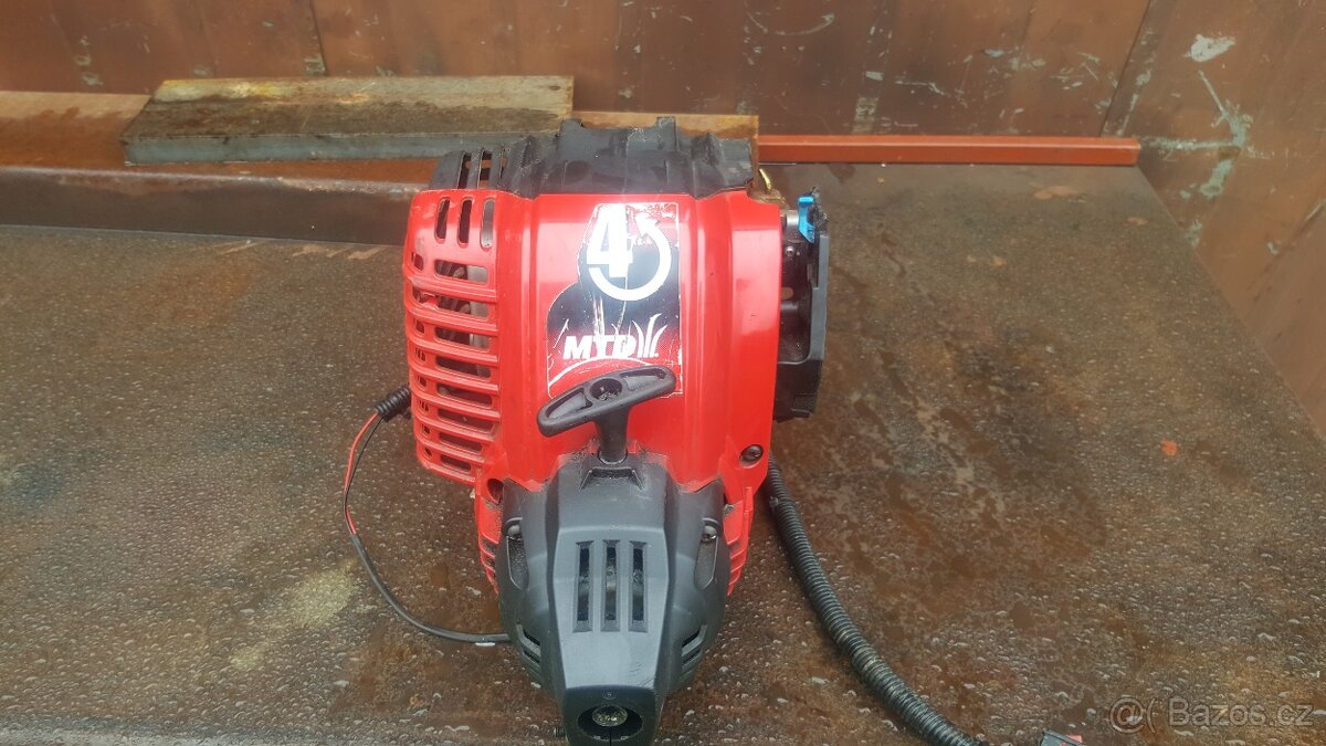 křovinořez-4takt motor MTD 990