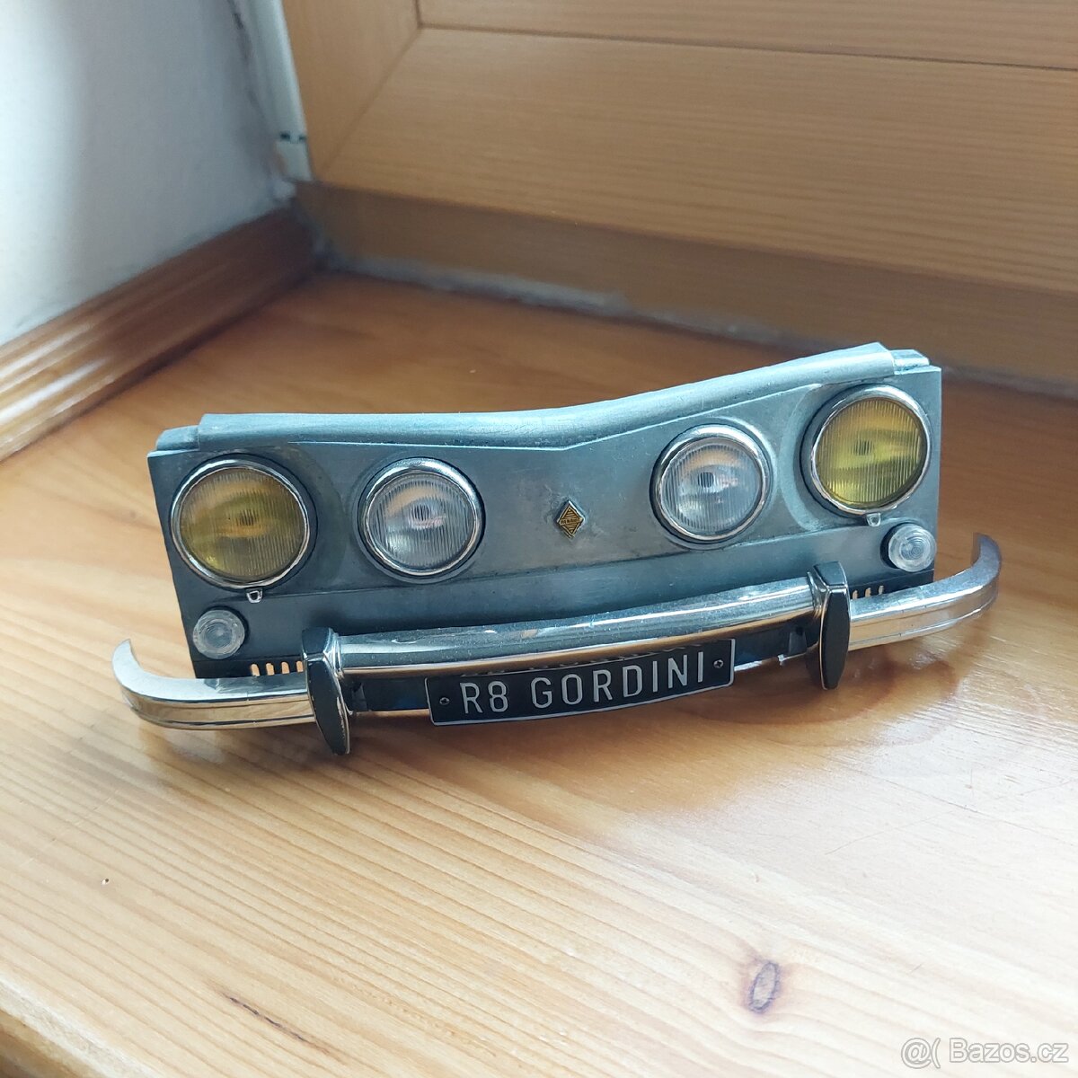 Renault 8 Gordini, 1:8, Eaglemoss - přední čelo