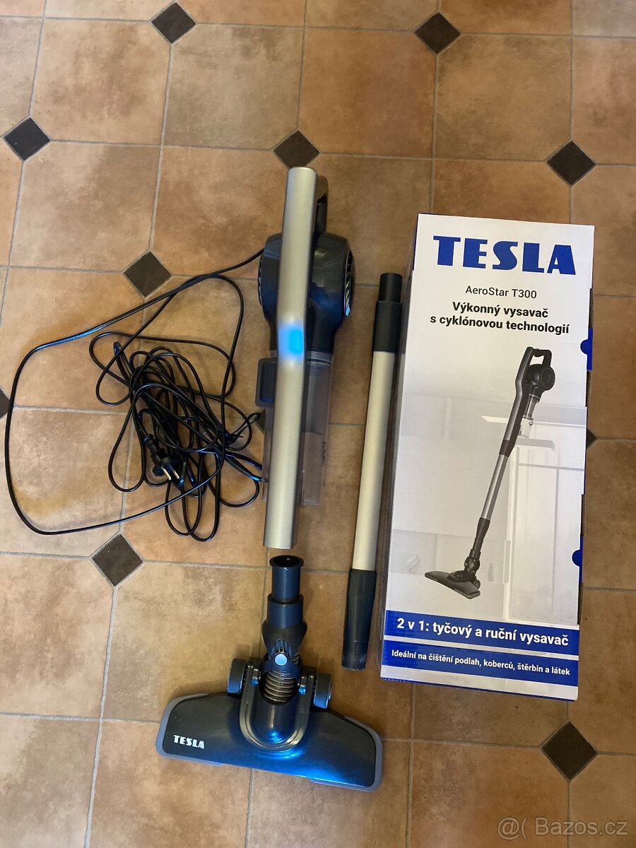 Tyčový a ruční vysavač Tesla