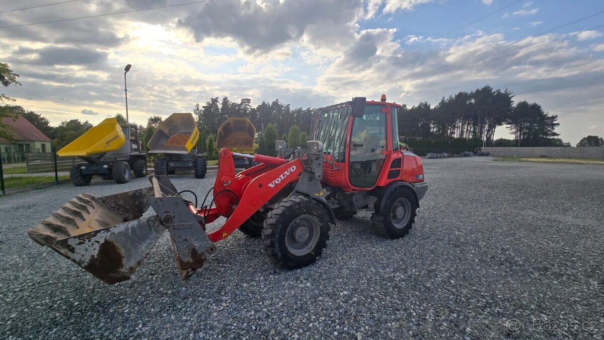 Prodám nakládač Volvo L28
