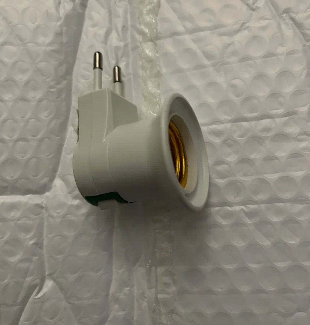 Adaptér na žárovku se závitem E27 230V