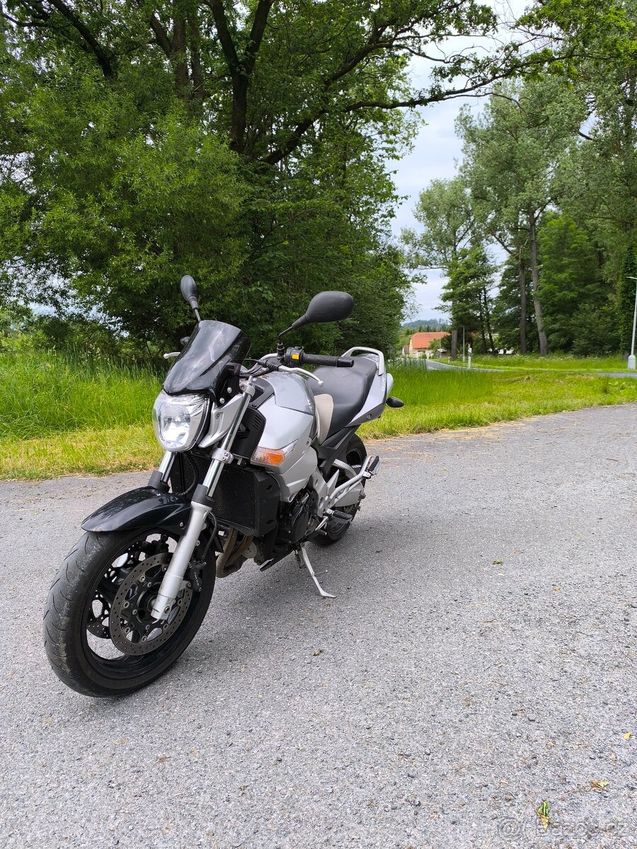 Suzuki GSR 600