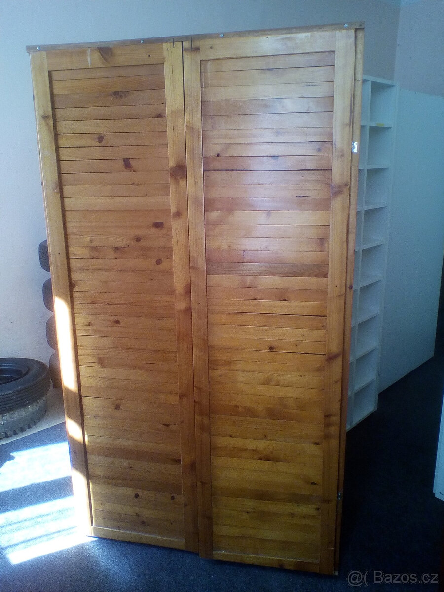 Skříň - domácí ruční výroba