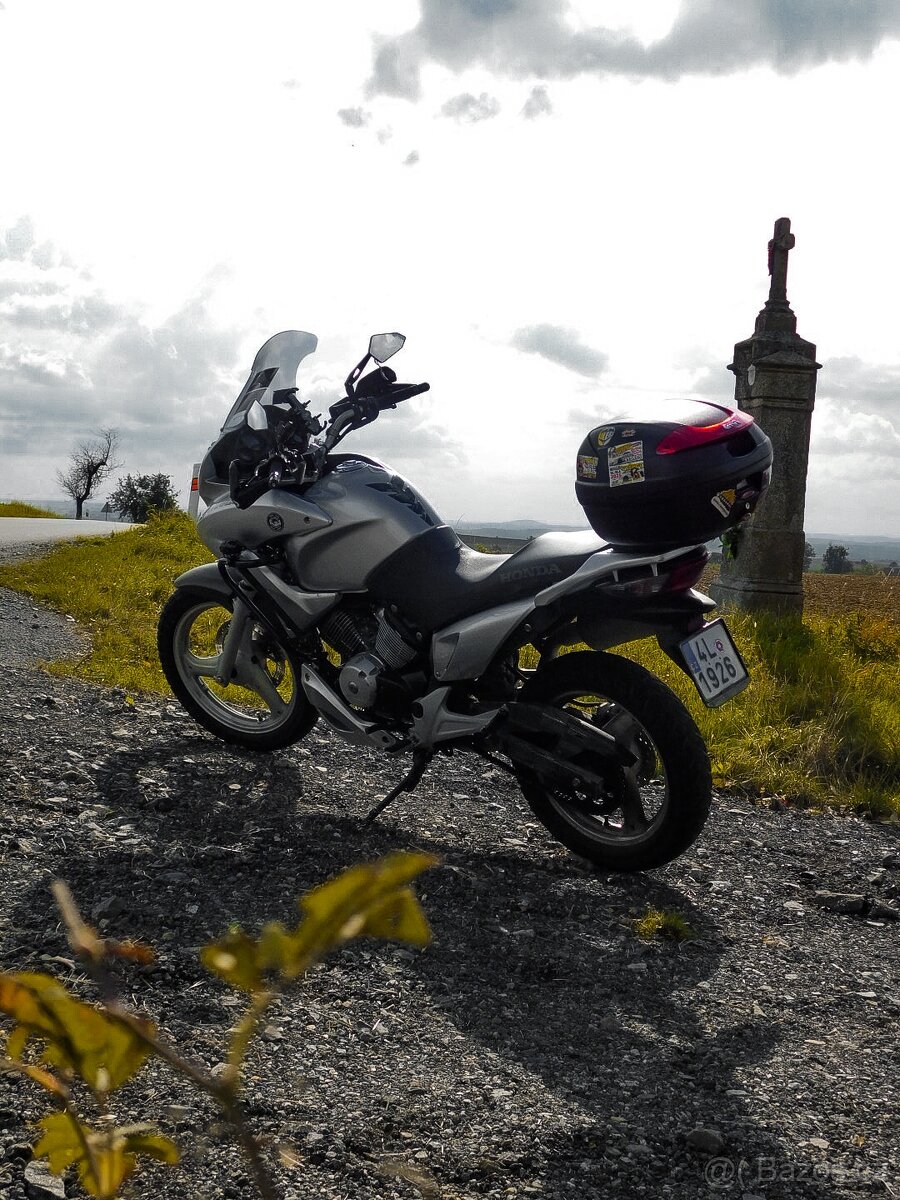(Rezervováno)Honda Varadero XL125 2009