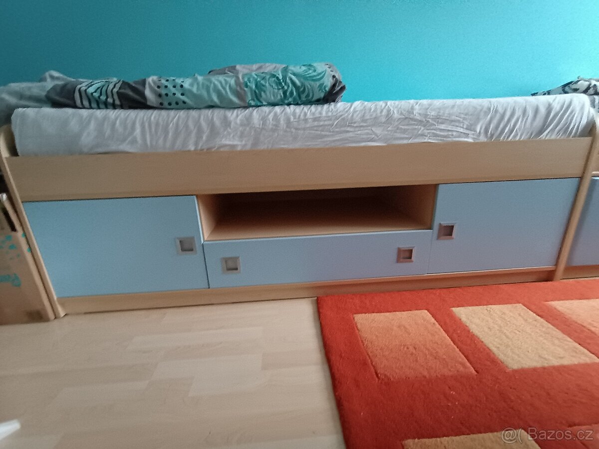 Dětská postel s úložným prostorem