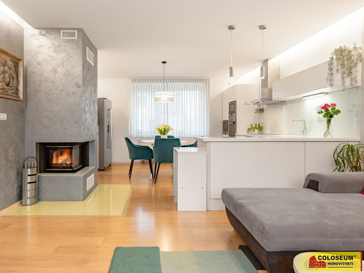 Moravský Krumlov, RD 5+kk, pozemek 760m2, zahrada, bazén, pe