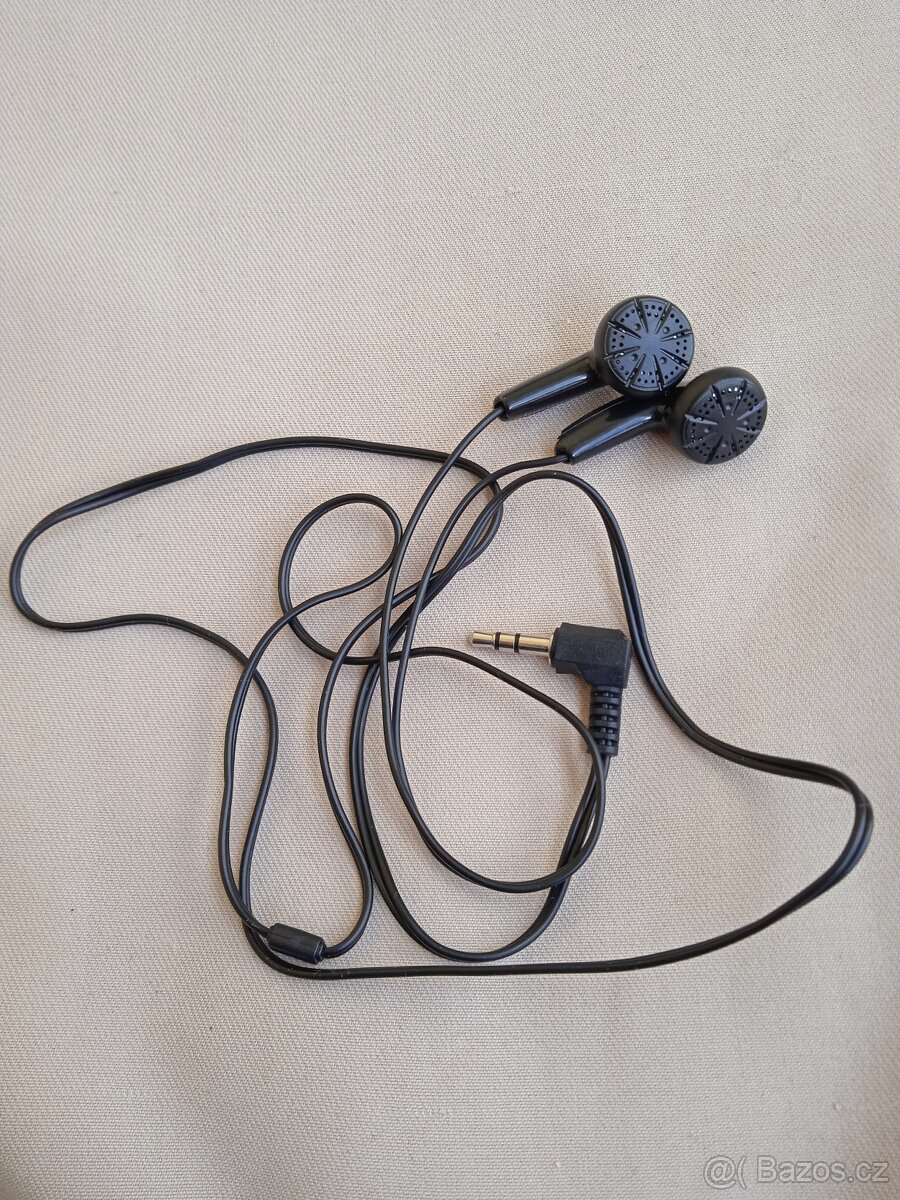 Nová pecková sluchátka