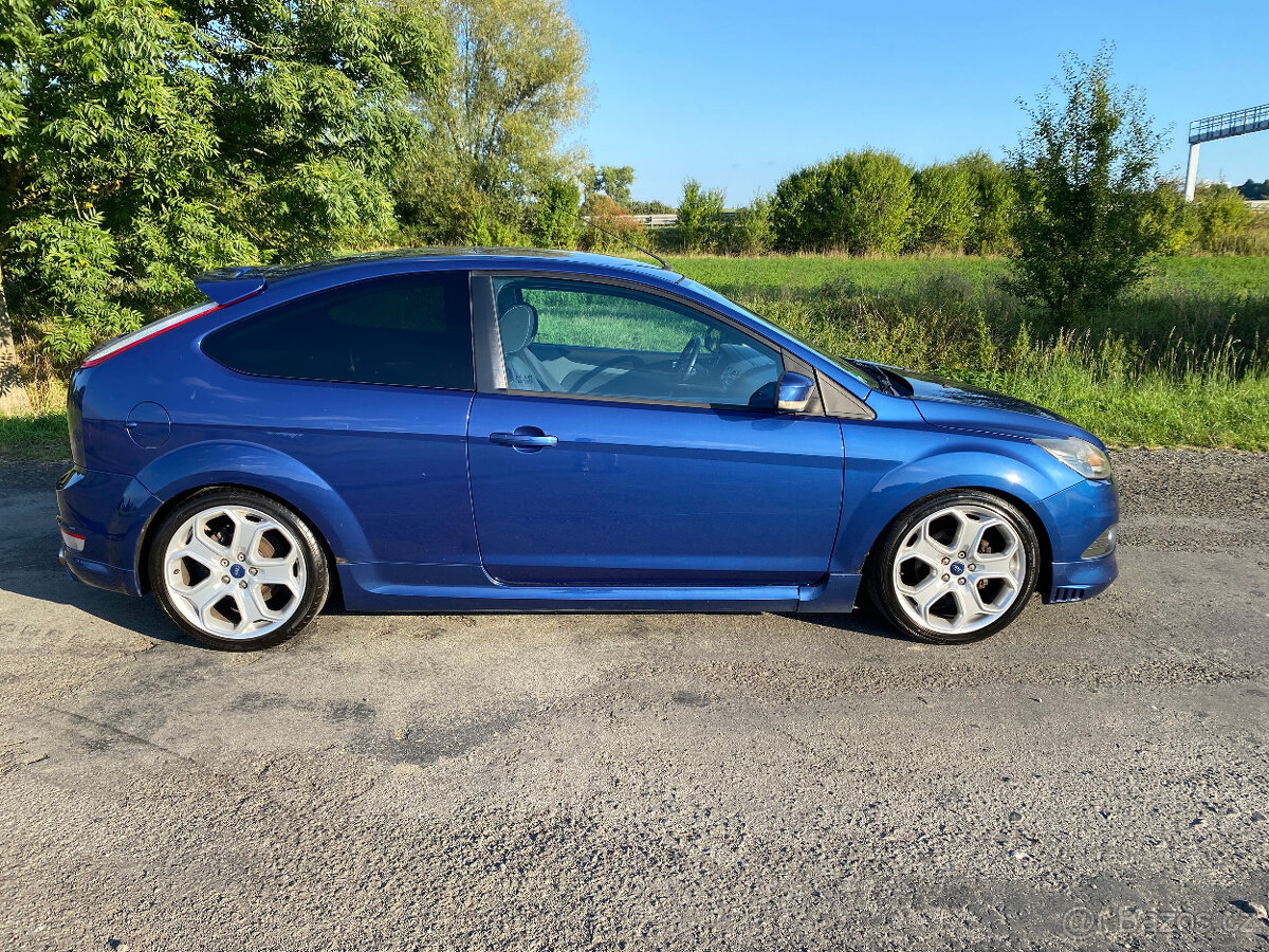 Ford Focus ST Line 1.8i 92kw,EURO4,r.v.2009,2.maj,serviska.