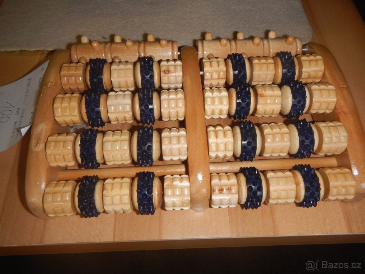 Dřevěná podložka na masáž nohou